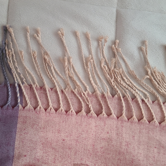 Scarf. Throw - Picture 7 of 7